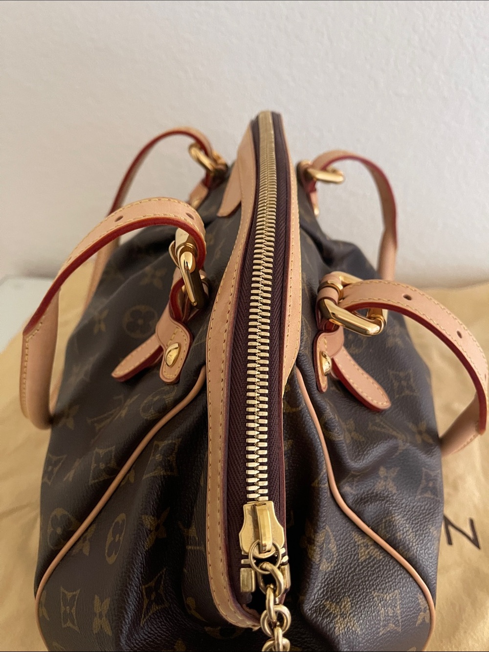 LOUIS VUITTON TIVOLI GM BAG
AUTHENTIC - Picture 4 of 17